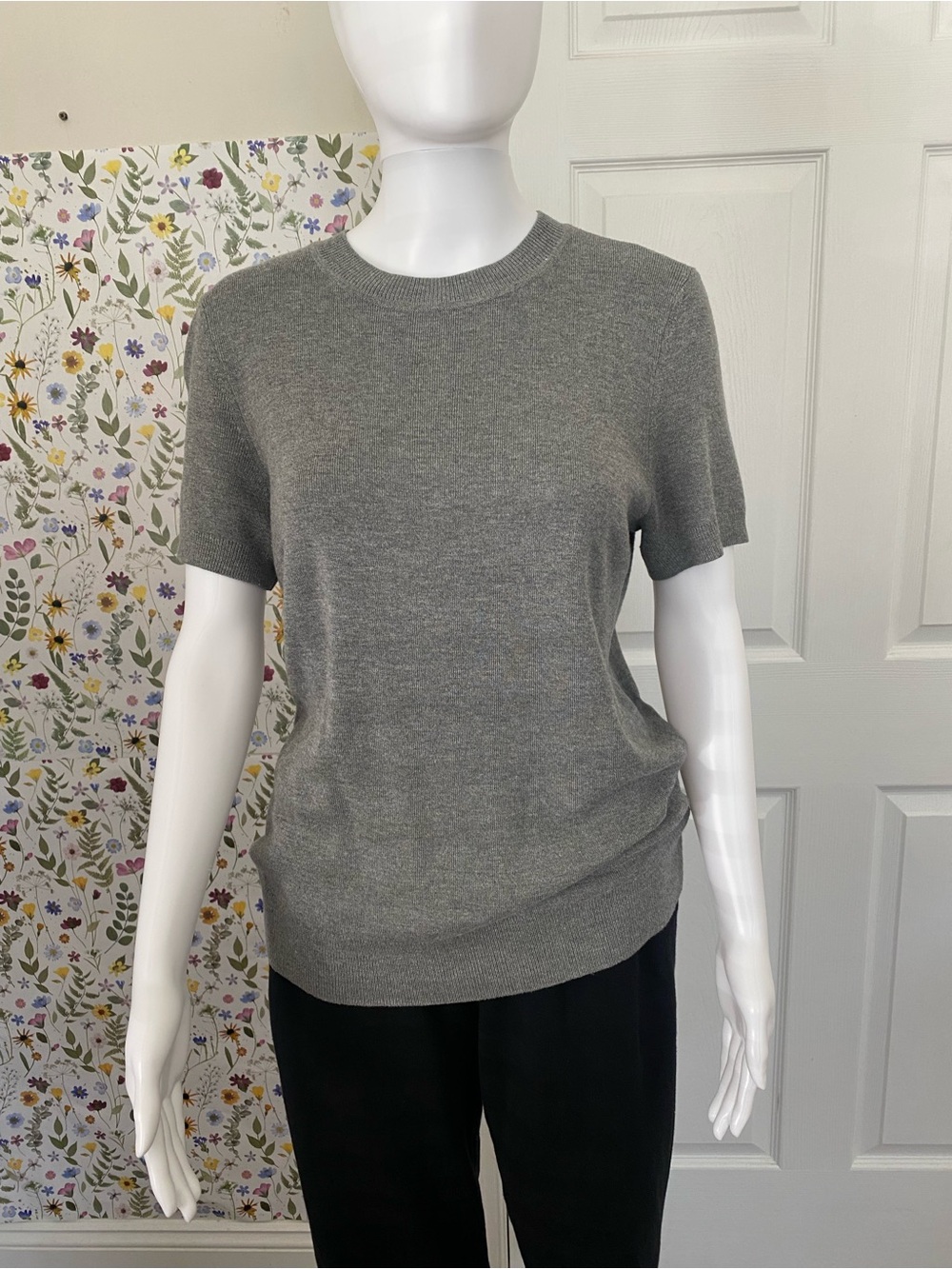 Arach&Cloz WMN’s Wool Blend Short Sleeve Crew Neck Top Size Medium
